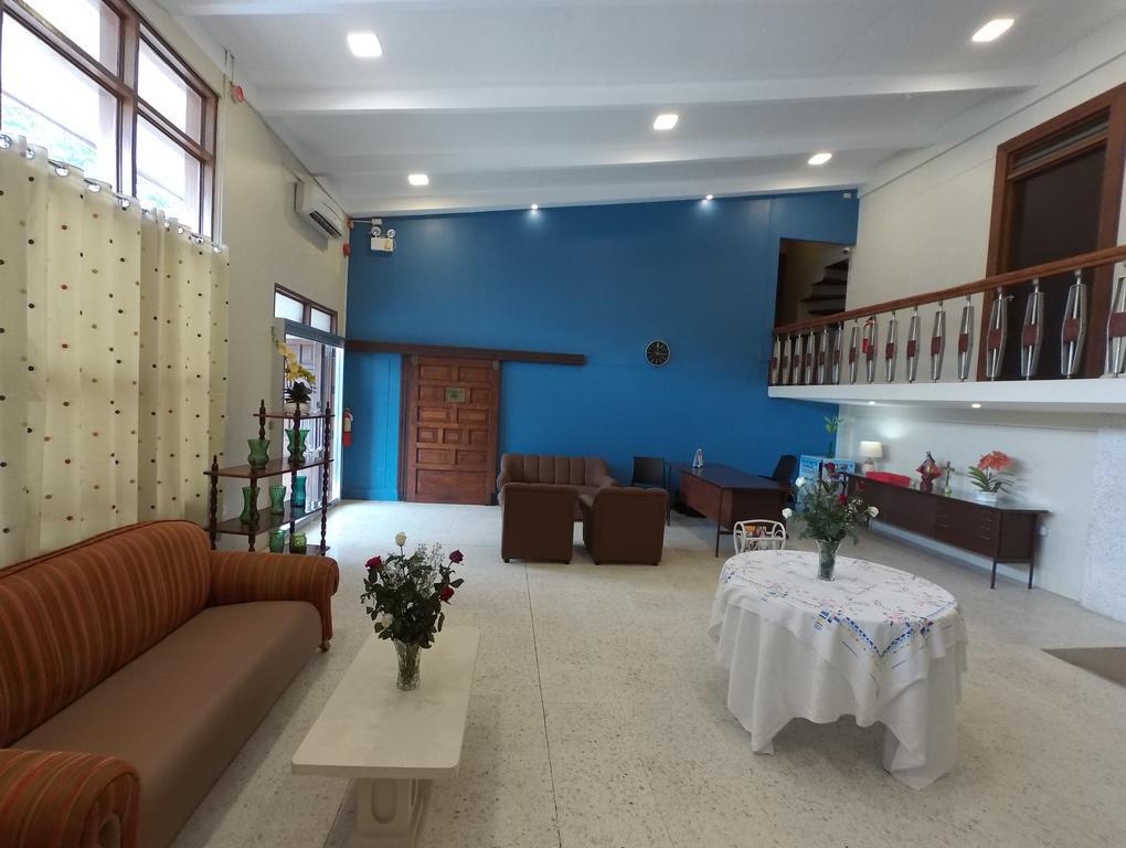 Residencia Marfel Hotell Tacloban Exteriör bild